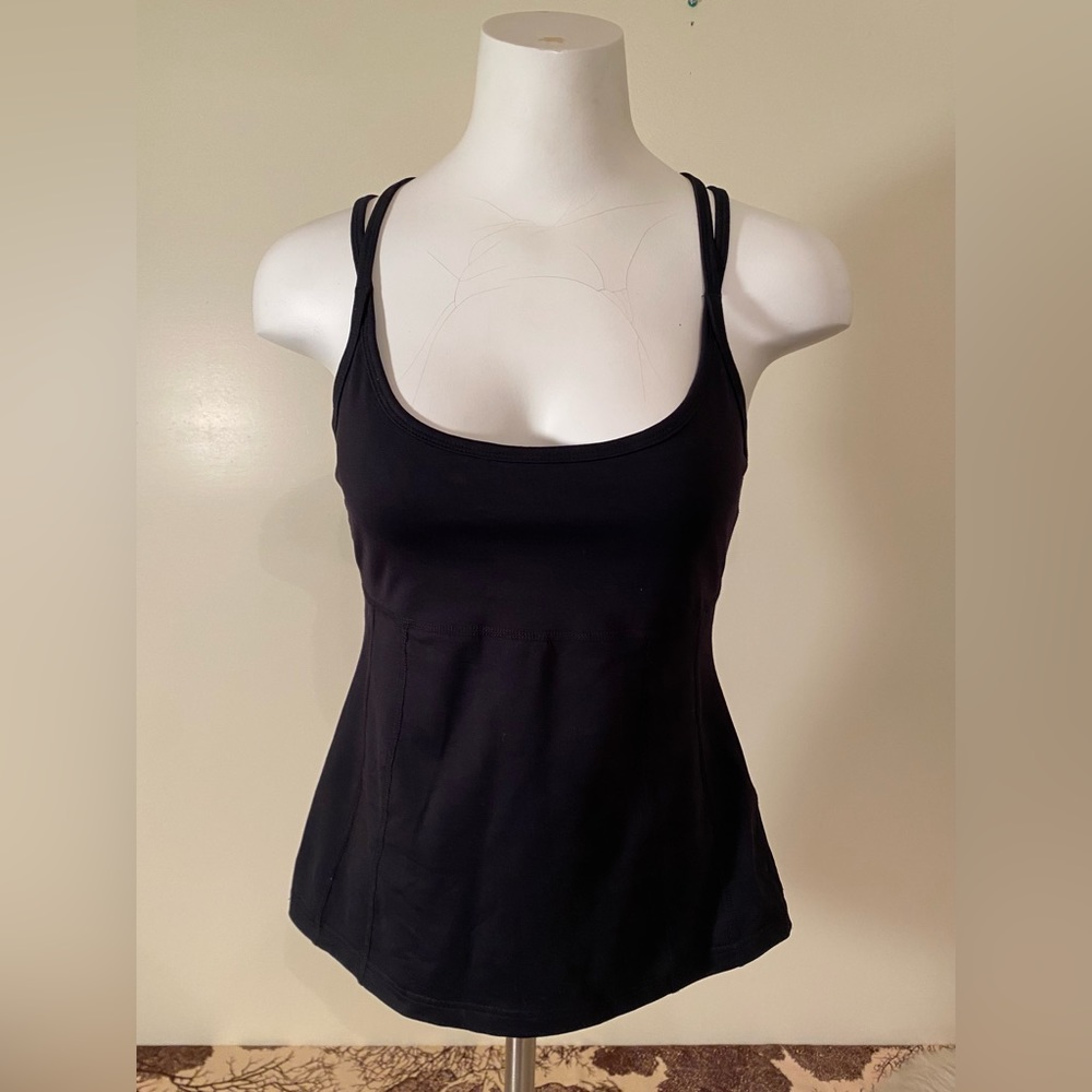 Tonic Active Yoga Top with Built in Shelf Bra Size Medium in EUC